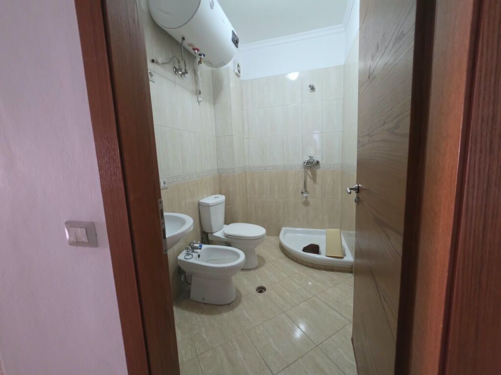 🏠 Jepet me qira apartament 2+1+2