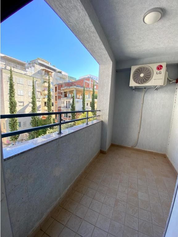Shitet Apartament 2+1+2 Kompleksi Rafaelo, Fresk 180,200 €