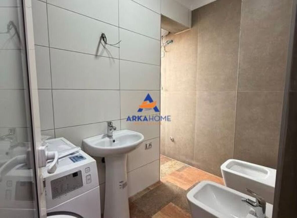 SHITET APARTAMENT 1+1+BALLKON "ISH PUNISHTJA E PASTAVE,RRUGA SIRI KODRA" 13.500.000 LEKE