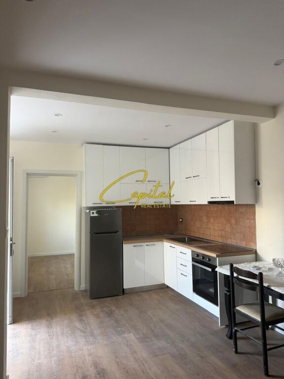 APARTAMENT ME QIRA 1+1 TREGU I RI ELEKTRIK 45.000 LEKE