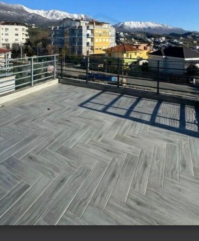 Vendesi Appartamento 2+1+2+ Veranda, Shkozë