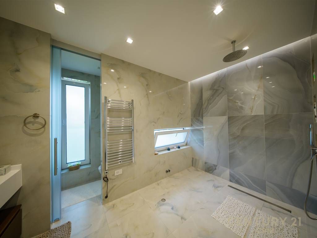 MODERN VILLAS FOR SALE NEAR TEG!!!