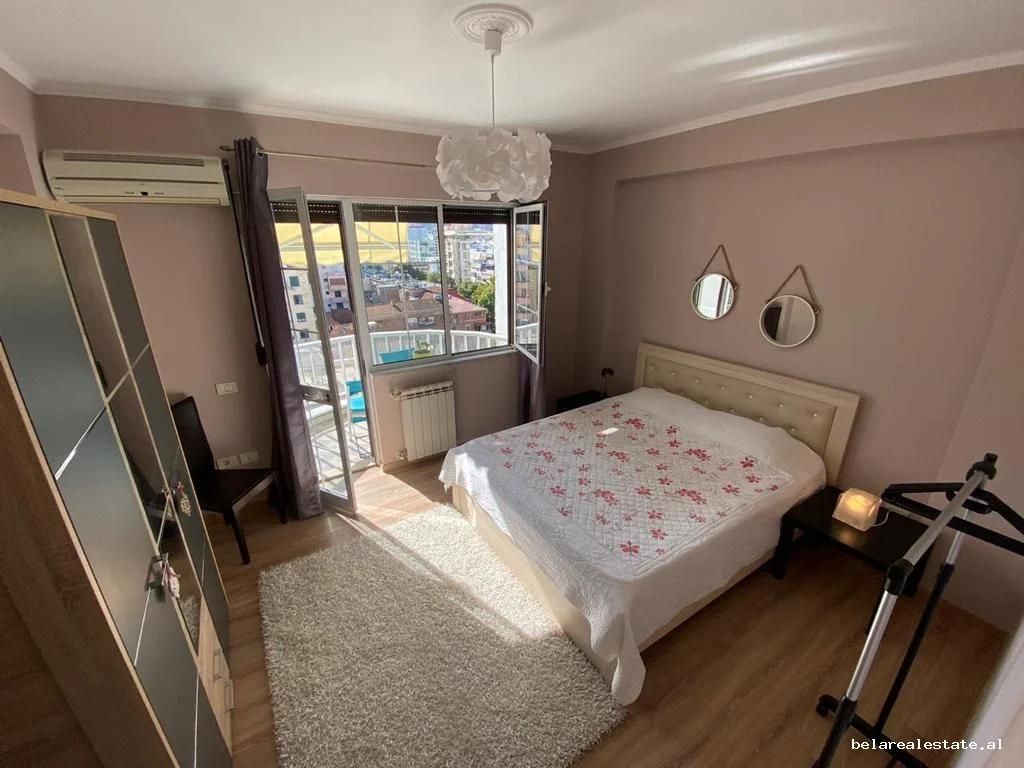 Apartament Duplex Me Qera 3+1+2 ne Bllok (ID B230229) Tirane