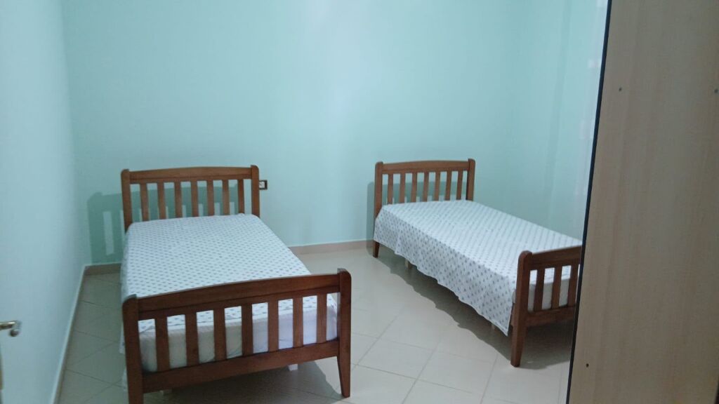2+1 floor 1 villa Sauk with parking furnished 50000 lek is given