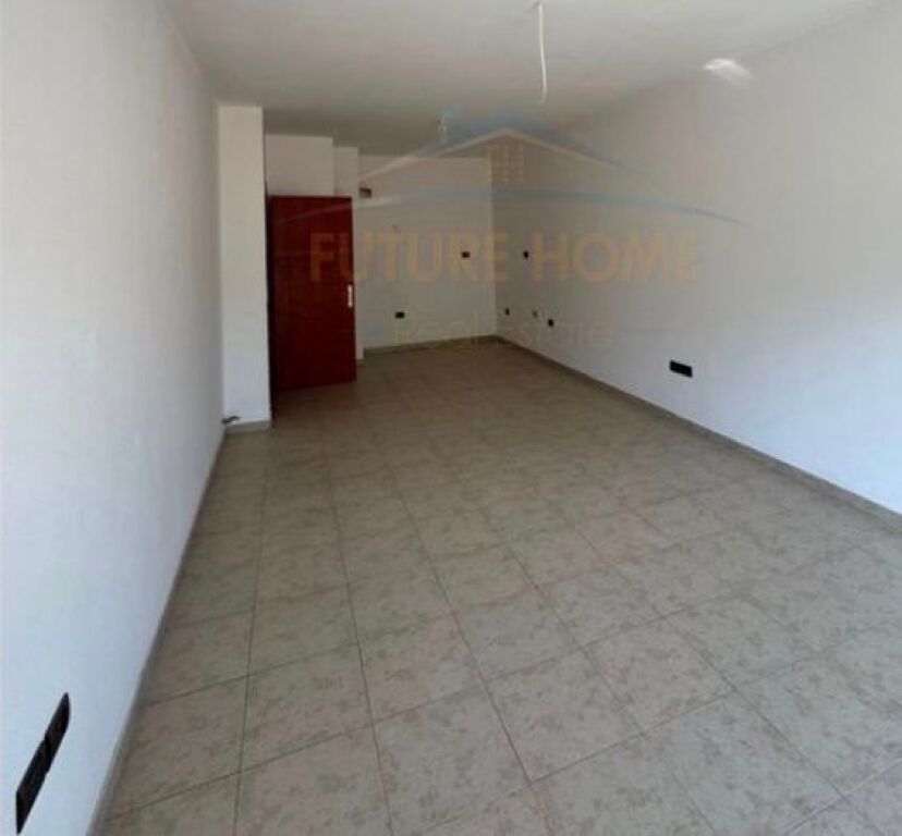 In vendita, Appartamento 2+1, Via Thesarit, Fresk, Tirana
