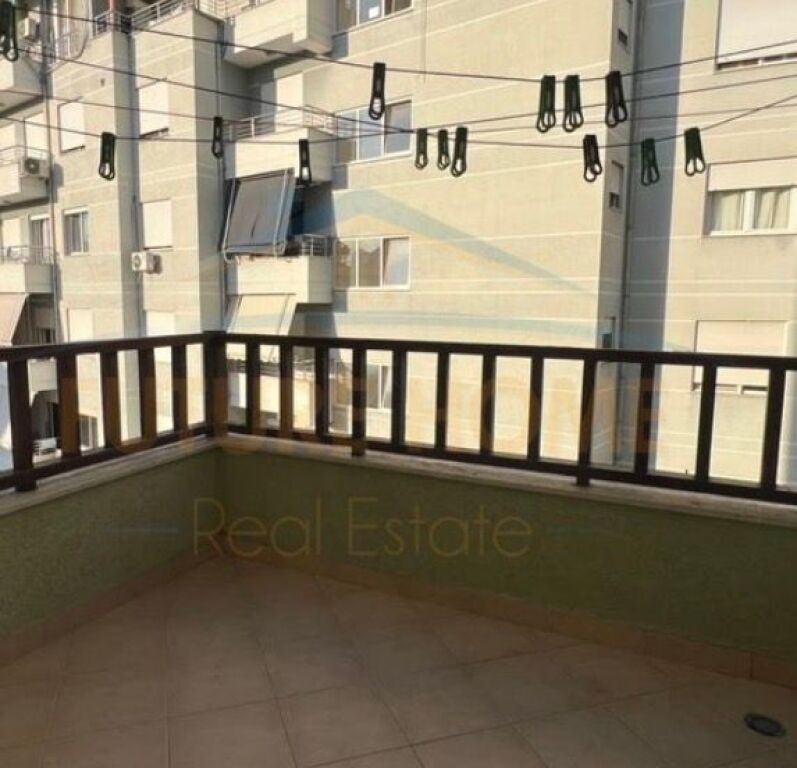 Shitet, Apartament 2+1+2+Post parkimi, Kopshti Botanik, Tirane