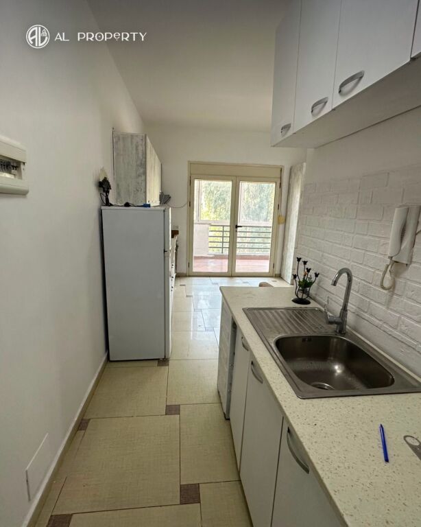 Monolocale in vendita 35,2m2 nel certificato, 40m2 totali.