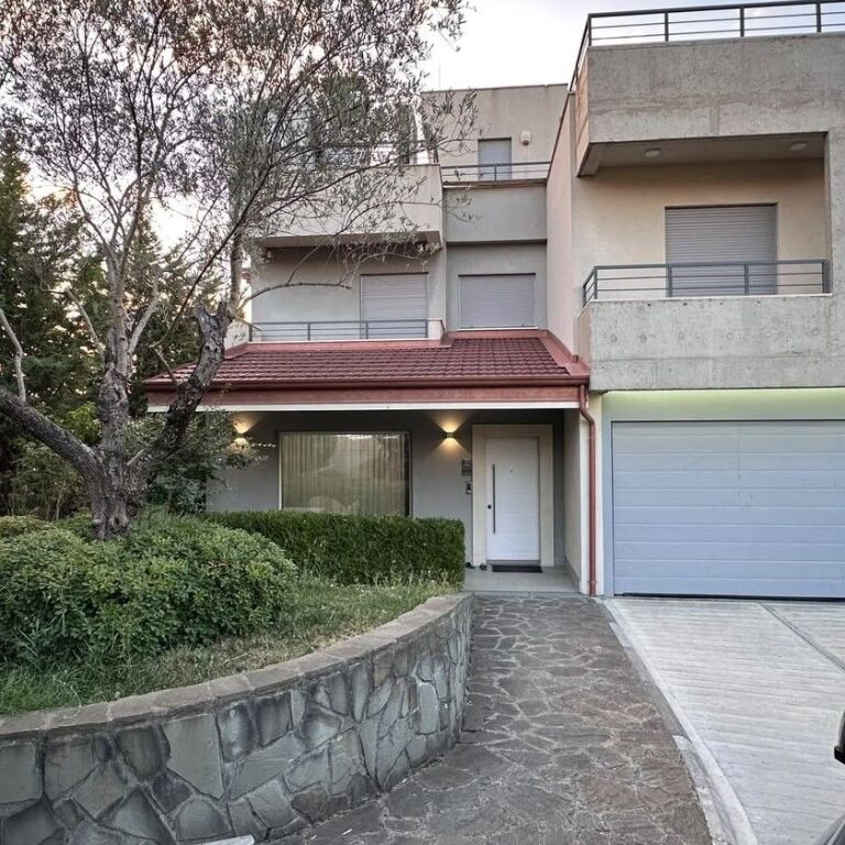 🏡✨ 3-STOREY VILLA FOR SALE | LUNDËR – NEAR TEG