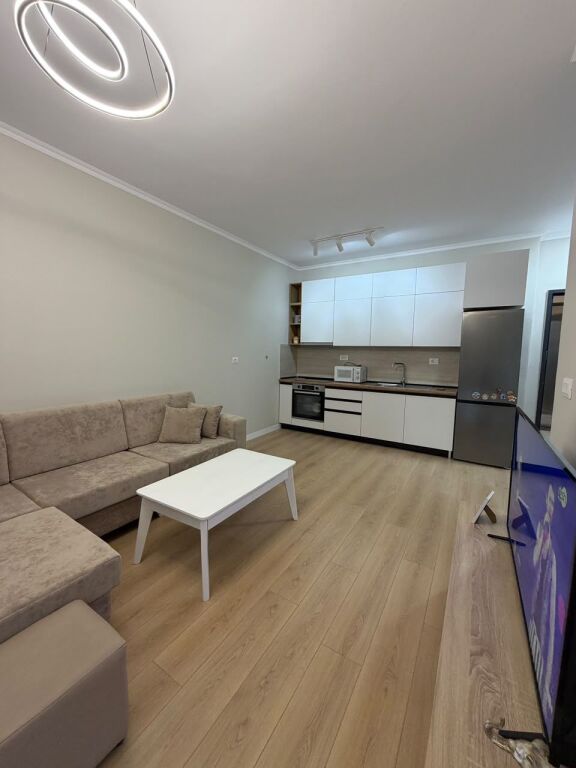 🏠 Jepet me qera apartament 1+1 – Univers City kati 3 çmimi 45,000 lekë/muaj