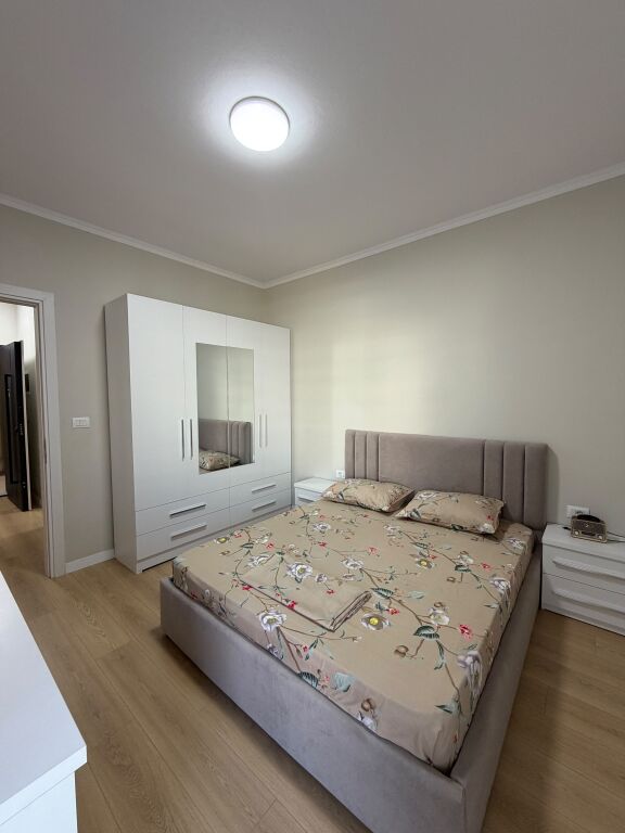 🏠 Jepet me qera apartament 1+1 – Univers City kati 3 çmimi 45,000 lekë/muaj