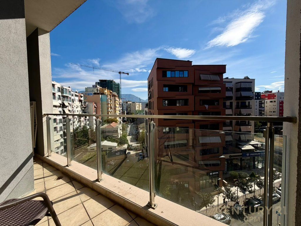 SHITET APARTAMENT 2+1+2 TEK RRUGA E KOSOVAREVE!