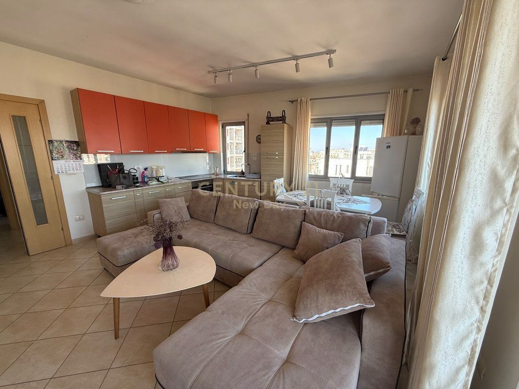 2+1 apartment with 2 bathrooms for rent near the Tax Office