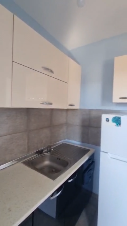 Apartament 1+1 per qera Laprake Spitali Ushtarak !