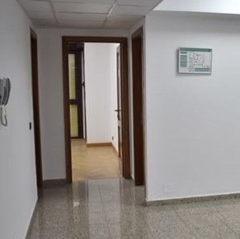 🏢 JEPET ZYRË ME QIRA | QENDËR, TIRANË