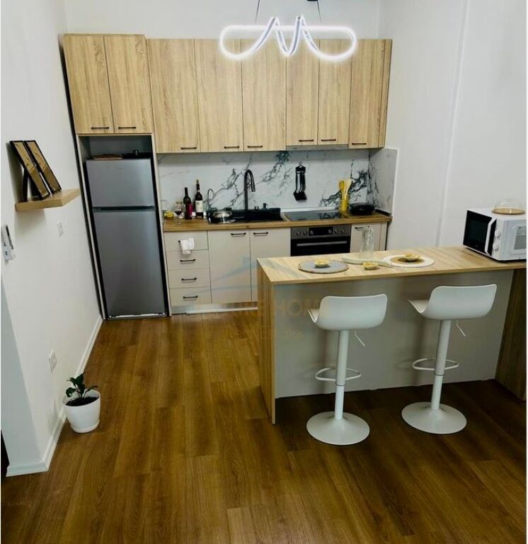 Rent, Apartment 1+1, Roma Gallery, Kavajes Street, Tirana.