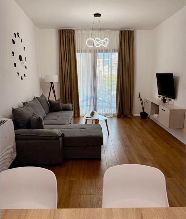 Rent, Apartment 1+1, Roma Gallery, Kavajes Street, Tirana.