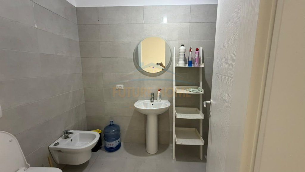 Qera, Apartament 3+1+2, Liqeni I Thatë, Tiranë.