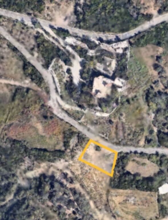 Shitet 900m2 tokë buzë rrugës kryesore të Dajtit