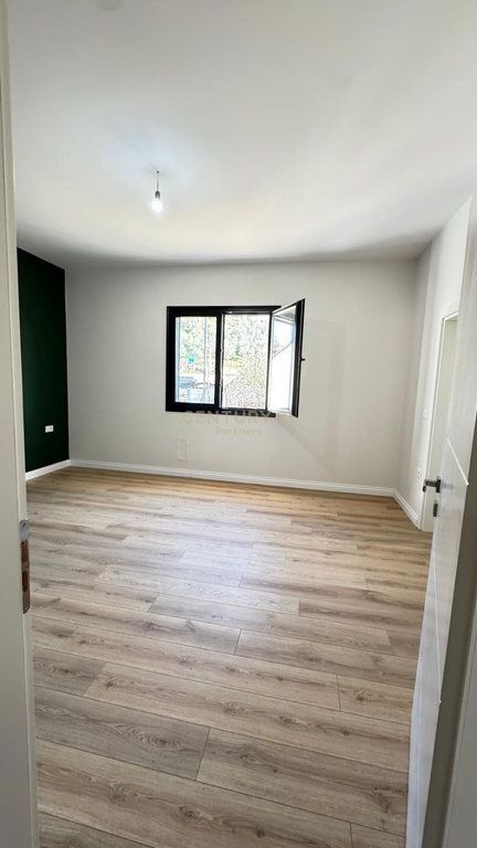 SHESIM SHTEPI PRIVATE NE YZBERISH (Blerje me Kredi) 360,000 €