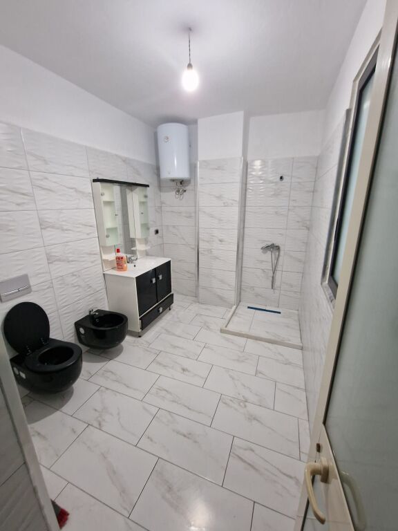 Qera | Apartament 2 + 1 | Spitali Amerikan Durrës | 500 €/muaj