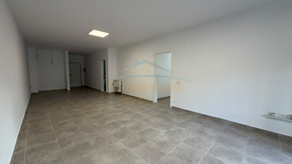 Qera, Apartament 3+1+2, Liqeni I Thatë, Tiranë.