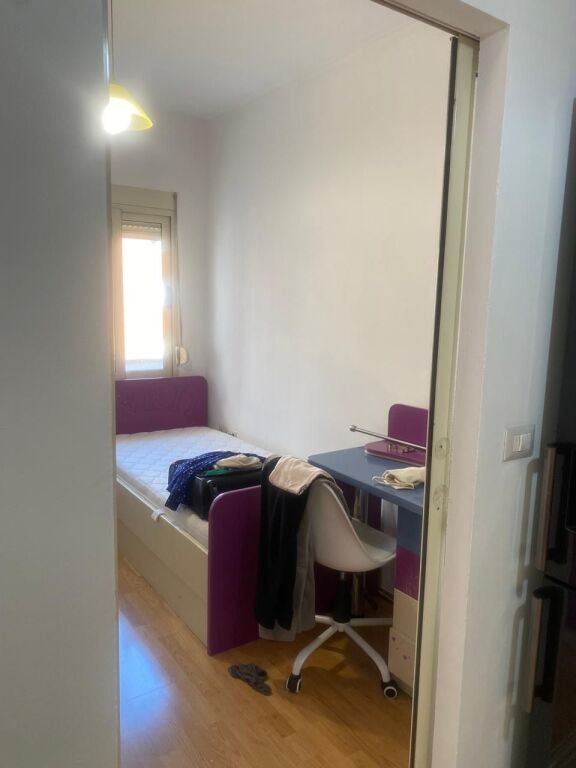 2+1, 2° piano con ascensore, kristal center, comune di parisit, 700 mila lek