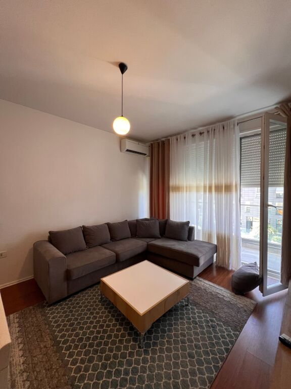 Affittasi 2+1+2 FIORI DON BOSKO 90.000 leke