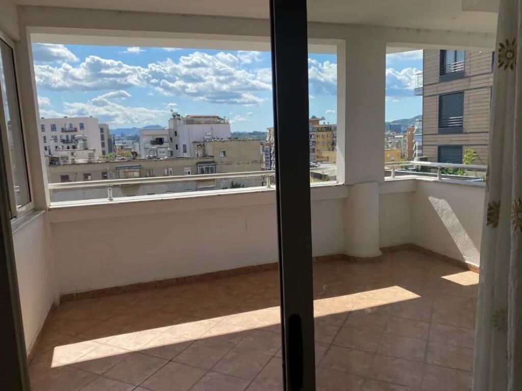 Apartment 1+1+studio at Pazari i Ri