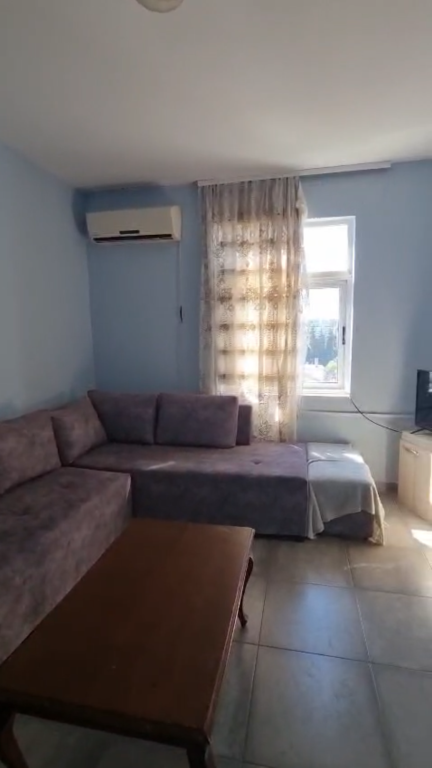 Apartament 1+1 per qera Laprake Spitali Ushtarak !
