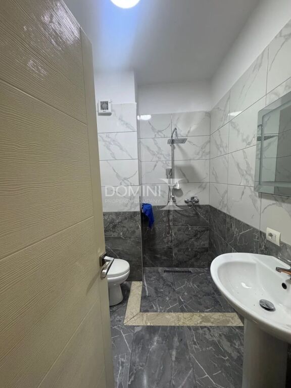 Apartament 1+1 ne shitje , Rruga 5 Maji !