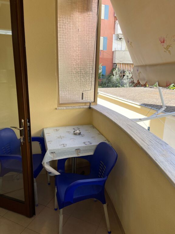 Apartament me qera Golem