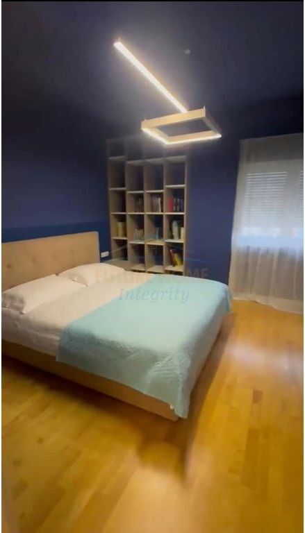 Qera, Apartament 3+1+2, Rruga Mine Peza, Tiranë.