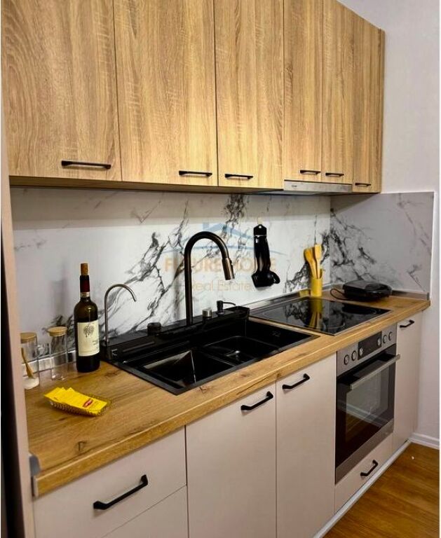 Rent, Apartment 1+1, Roma Gallery, Kavajes Street, Tirana.