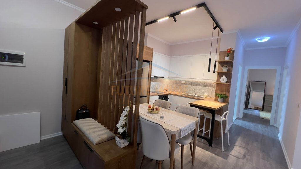 Qira, Apartament 2+1+2, pranë Lake View ,Tiranë