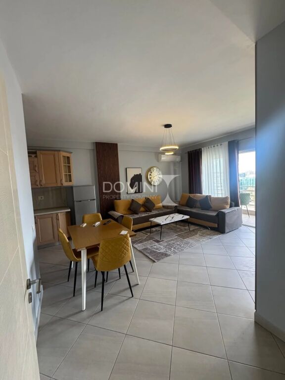Apartament 1+1 per shitje, 5 Maji !