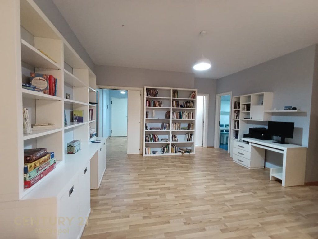 APARTMENT 2+1+2 FOR RENT NEAR THE CENTER!  80,000 Lek /Month