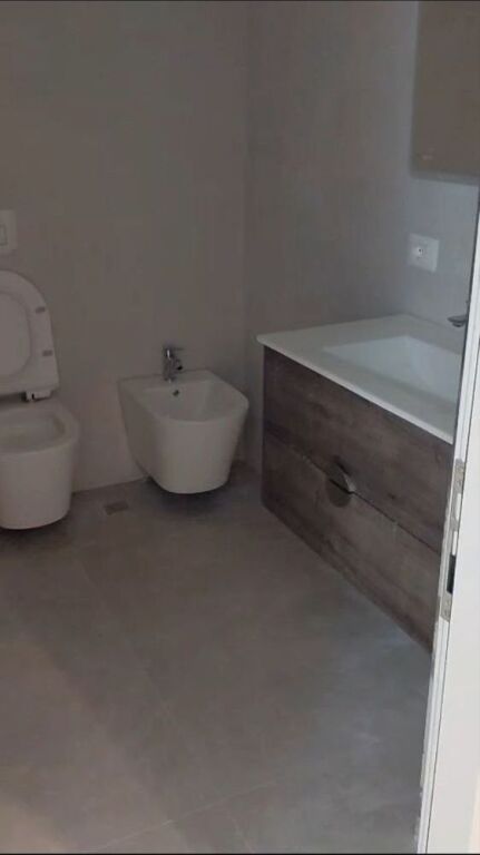 APARTAMENT 1+1 40,000 LEKE RRUGA E DIBRES