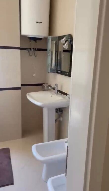 Qera, Apartament 2+1+2, prane Liceut Artistik, Tirane