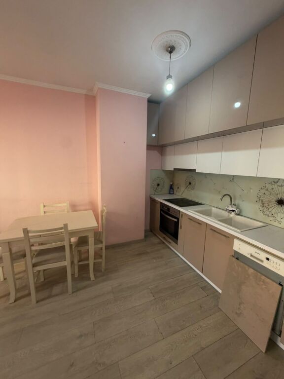 Appartamento in affitto ad Astir 1+1 arredato 50000 lek