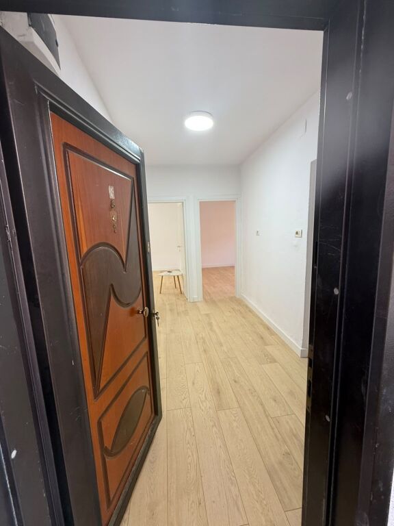 Shitet Apartament 2+1 ne Durres
