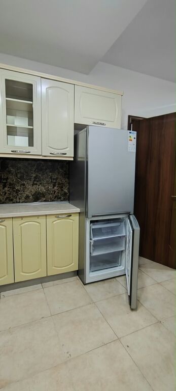 Apartment 2+1, Astir!