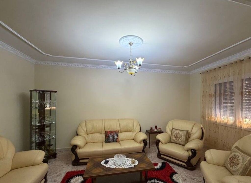 APARTAMENT 3+1+POST PARKIMI ME QIRA NË RR. ALI VISHA