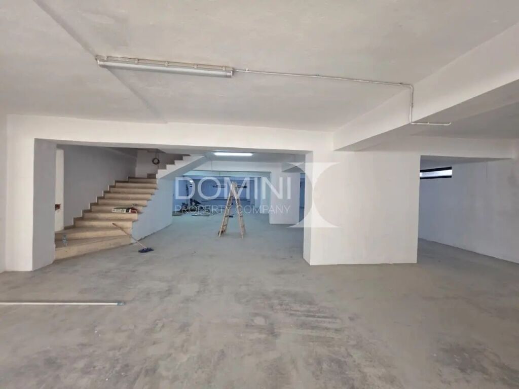 Locale in affitto, Via Dritan Hoxha !