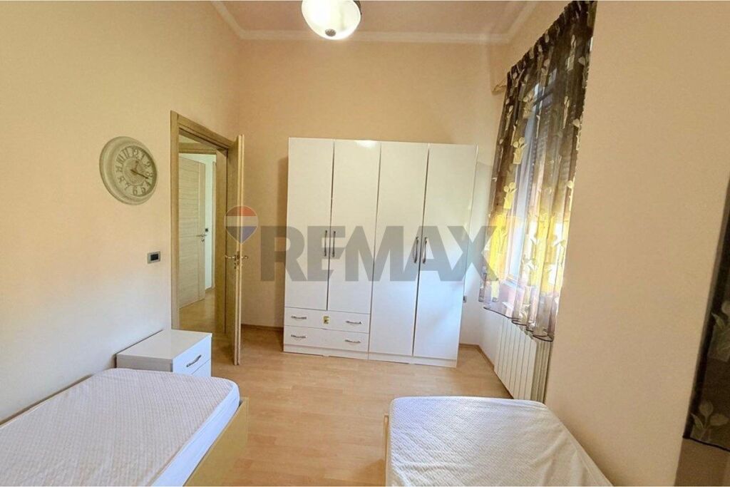 Apartament 2+1+2 me qera Pazari Ri