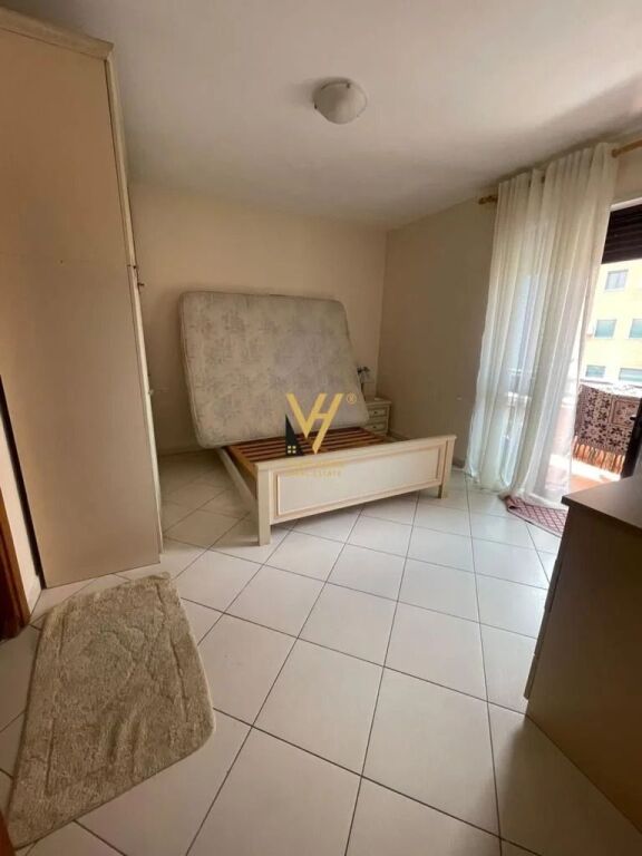 SHITET APARTAMENT 2+1+2+BLK TE RRUGA E BARRIKADAVE 350.000 EURO