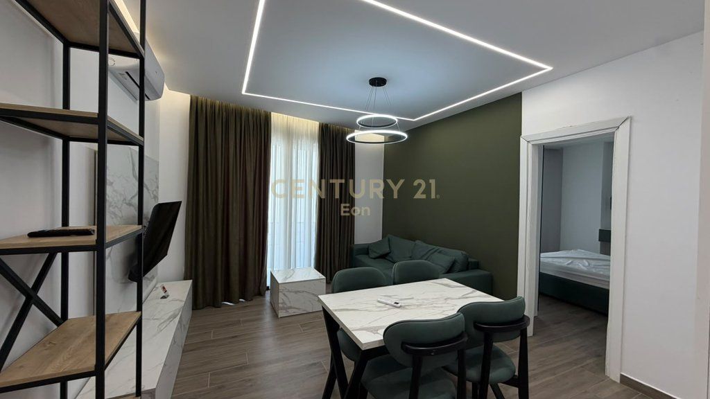 SHITET APARTAMENT 1+1, I MOBILUAR , MALI ROBIT !