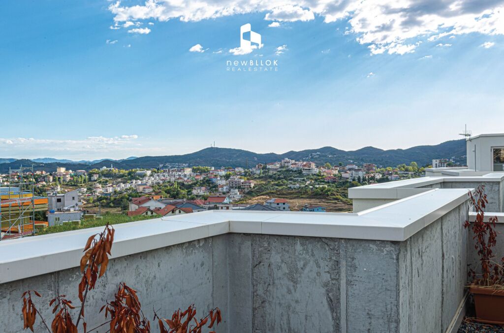 # IN AFFITTO: Villa di 3 Piani (📍 ABA Residence - Farkë 🏞) 4 Camere da Letto, 3 Bagni &amp; 3 Posti Auto + Terrazza - Prima Volta in Affitto, Completamente Nuova e Arredata ✨ 2.000€/Mese