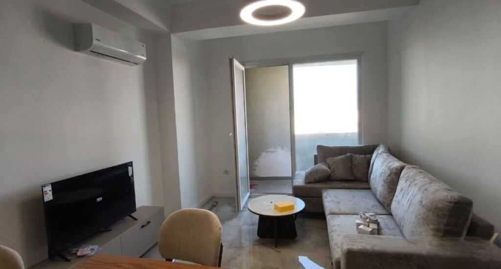 Jepet Me Qira Apartament 1+1 – Kompleksi Golden Park, Tiranë 550 € /Muaj
