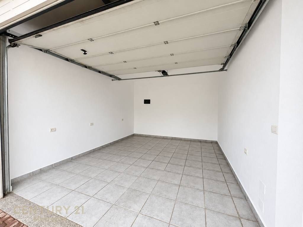 For rent 2+1+2 + Garage, near the Military Hospital