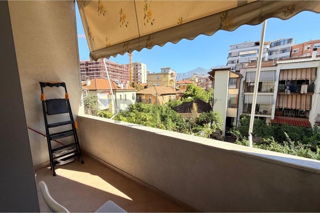 Apartament 2+1+2 me qera Pazari Ri